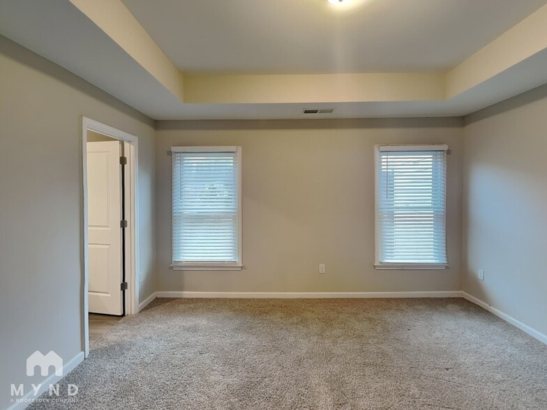 Building Photo - 2818 Laurel Ridge Cir