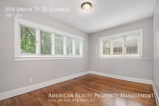 Building Photo - 606 Union Ave NE