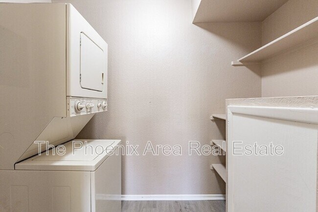 Building Photo - 16657 E Gunsight Dr