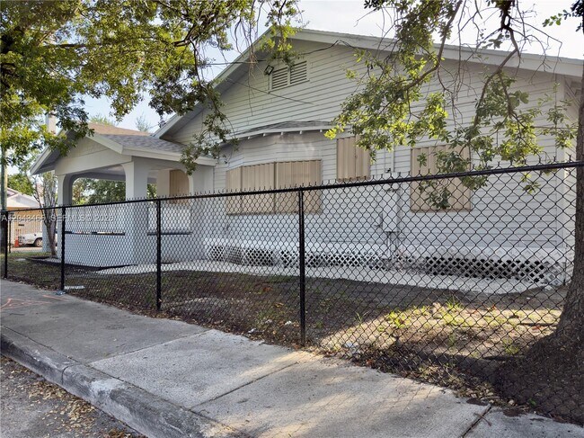 Building Photo - 103 NW 35th St