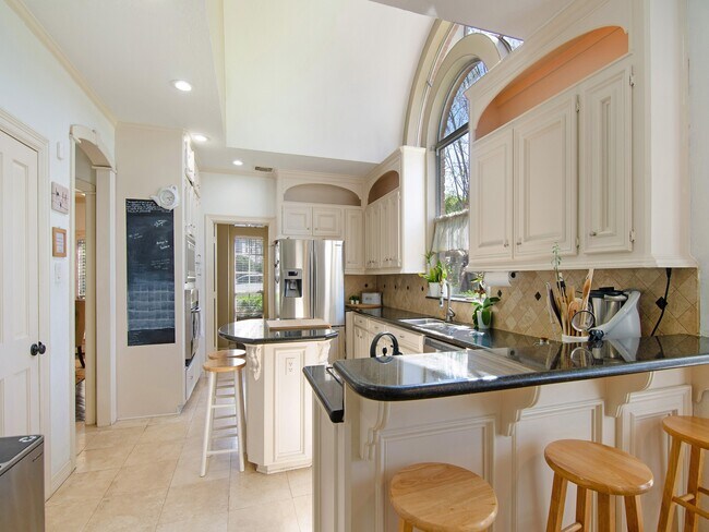 Building Photo - 25 Cokeberry St