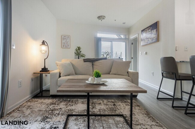 Building Photo - 4921 Pretty Lake Ave