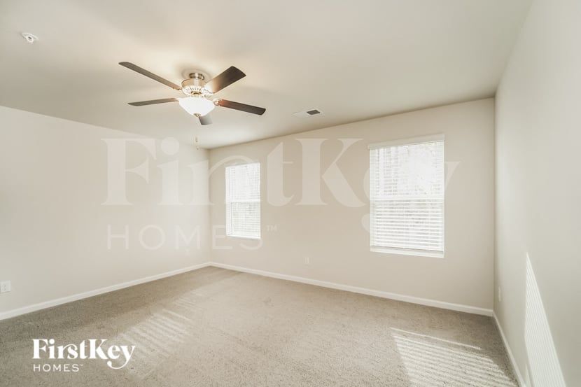 Building Photo - 9417 Village View Ct NW