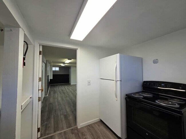 Building Photo - Low maintenance 3 bedroom!