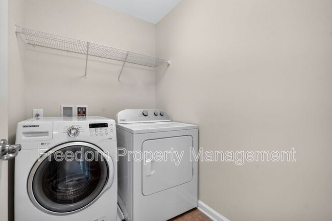 Building Photo - 7629 Hamelin Ln