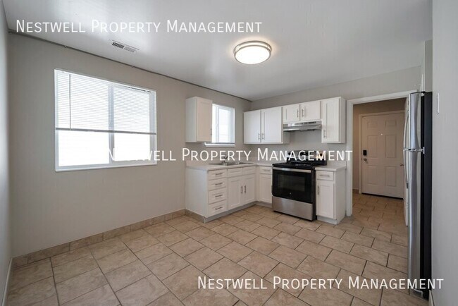 Building Photo - 116 W Angelo Ave