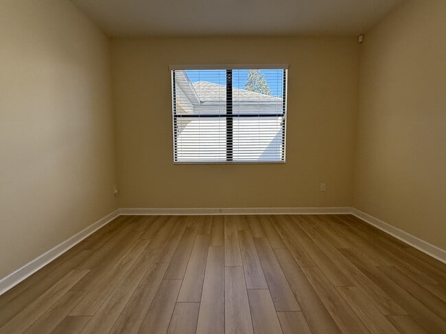 Building Photo - 7505 Fairgrove Ave