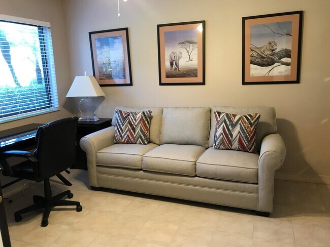 Building Photo - 5519 Fairway Park Dr