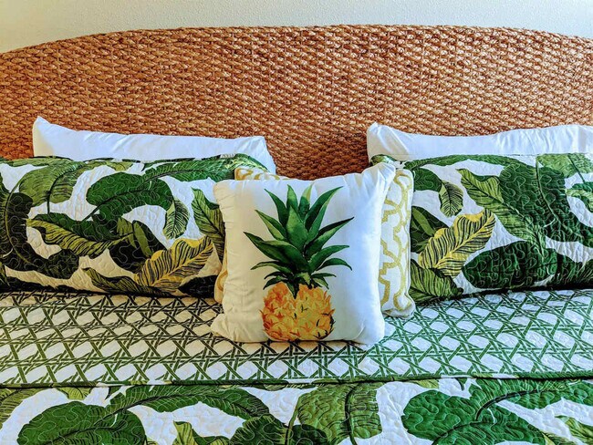 Building Photo - 1956 Wedge Dr