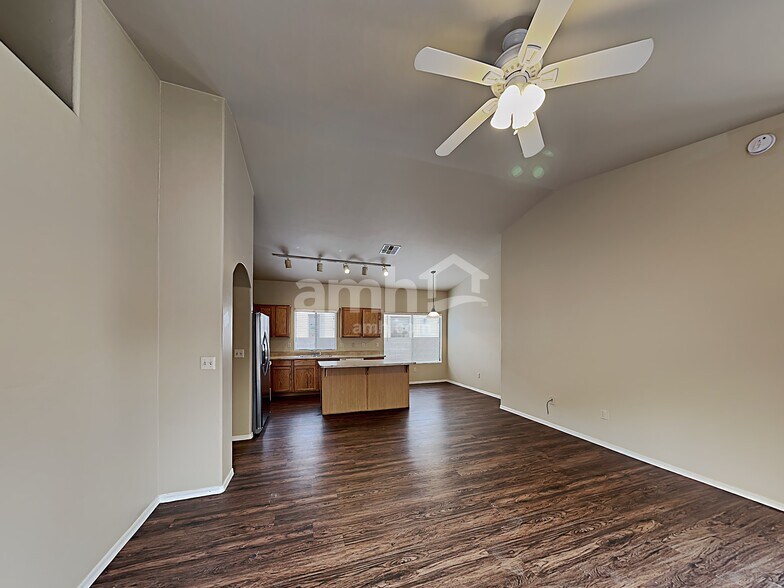 Building Photo - 307 E Camino Limon Verde
