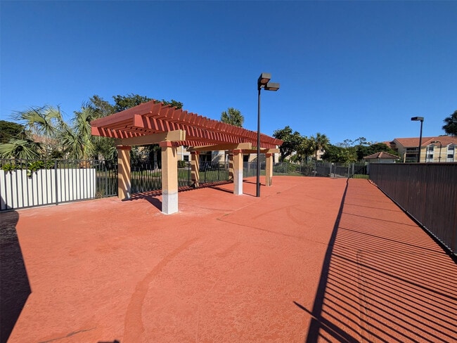 Building Photo - 5741 Riverside Dr