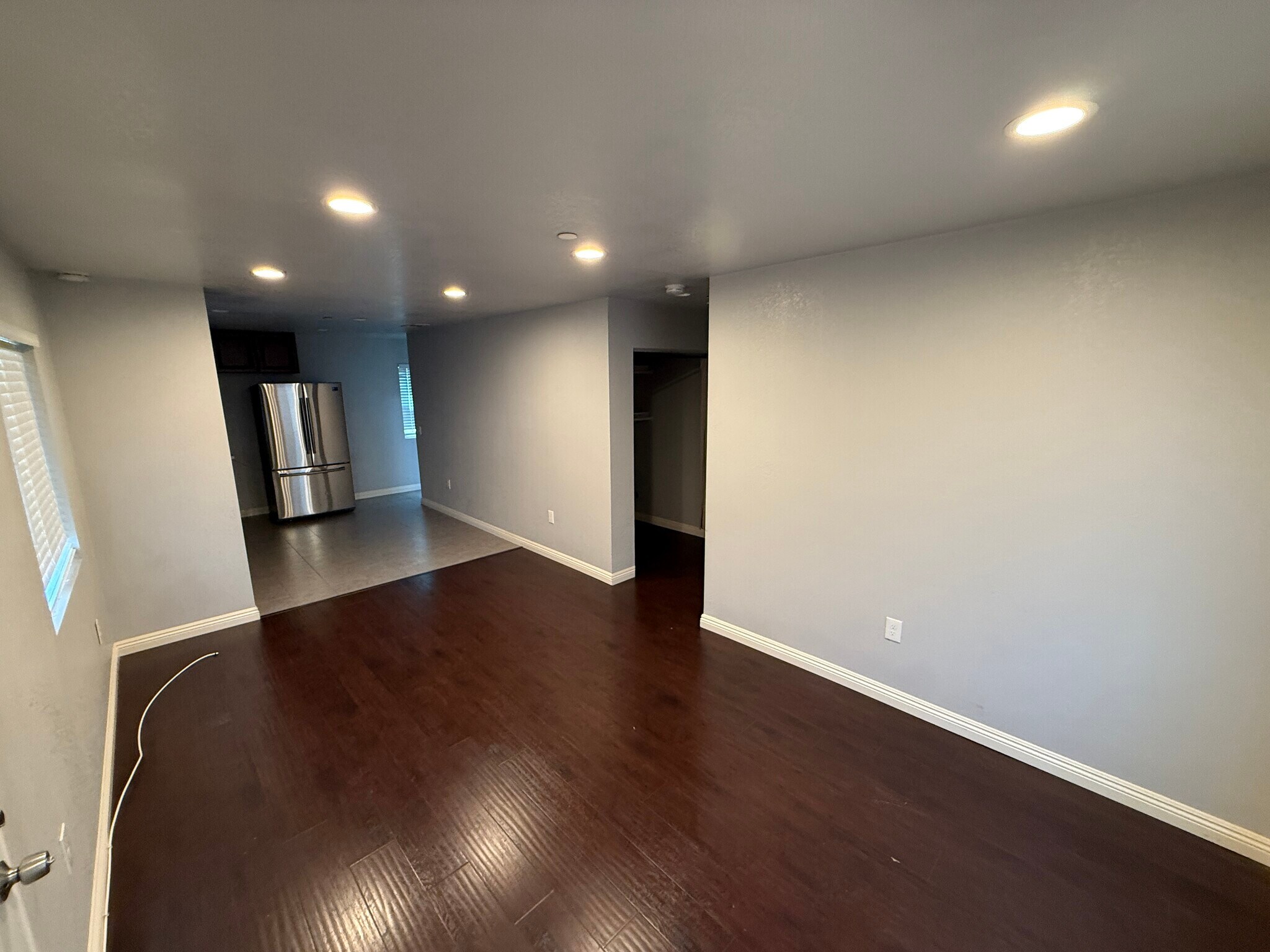 Building Photo - 1493 W 47th St