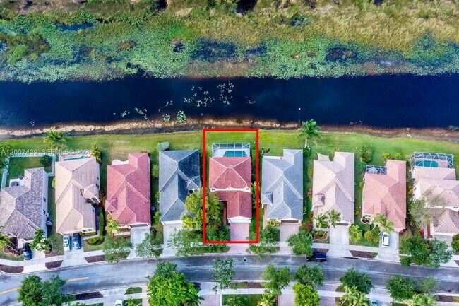 Building Photo - 801 Tanglewood Cir