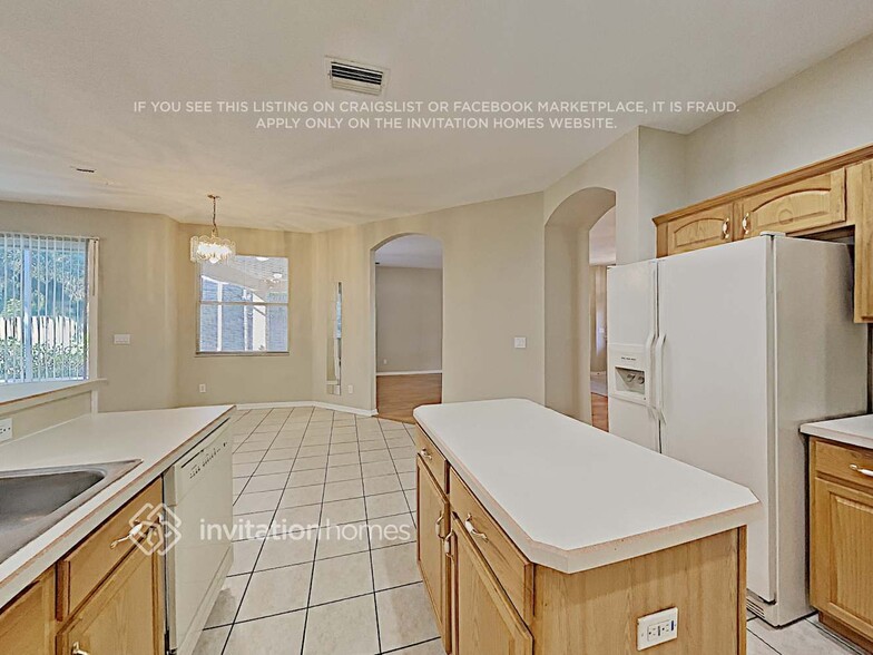 Building Photo - 7214 Colonial Lake Dr