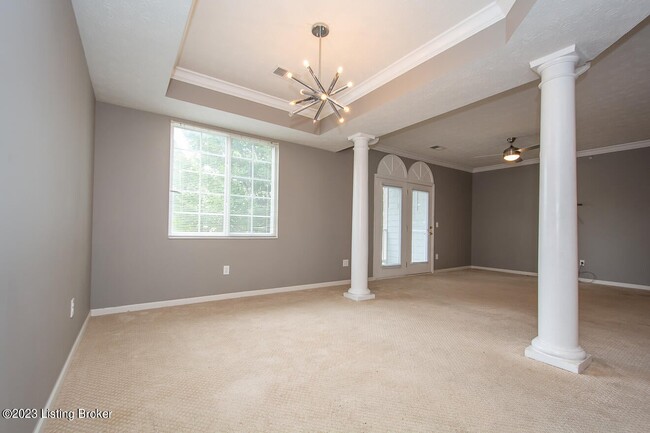 Building Photo - 2704 Bradford Commons Dr