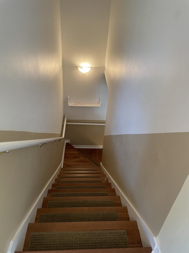 Building Photo - 1322 Treasure Cove