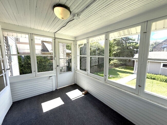 Building Photo - 544 Arlington Ave