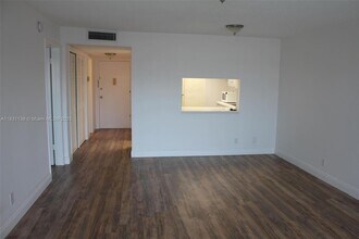 Building Photo - 1400 NE 169th St