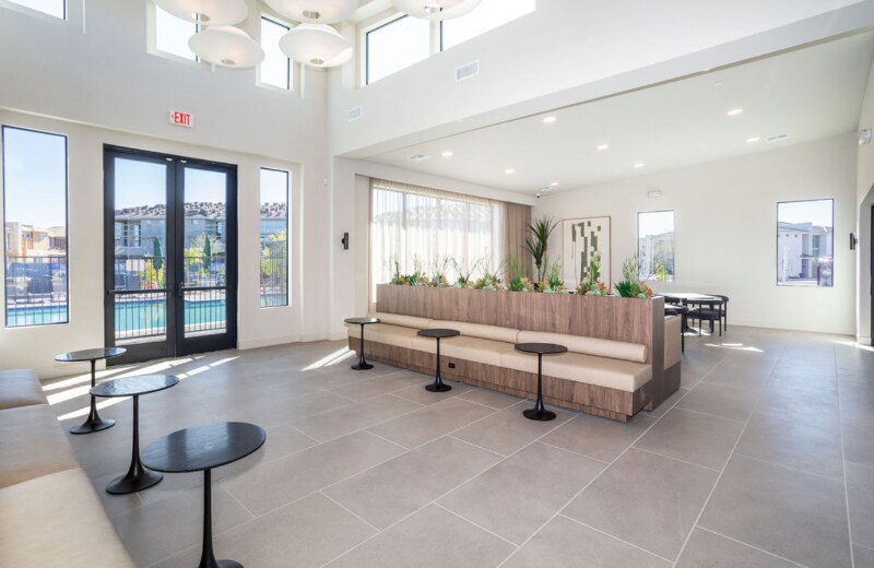 Building Photo - 2121 W Sonoran Desert Dr