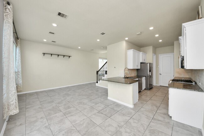 Building Photo - 1715 Ryon Falls Dr