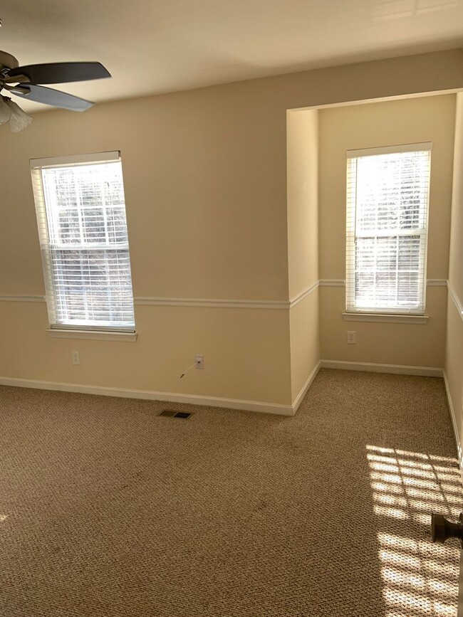 Building Photo - Broadneck Schools - 2 Bedroom Townhouse St...