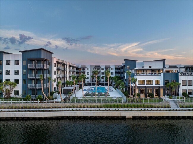 Building Photo - 5127 W Tyson Ave