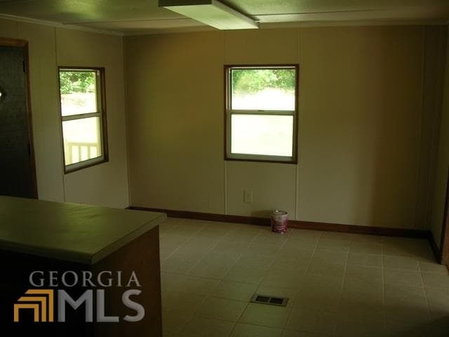 Building Photo - 133 Oak Lake Rd