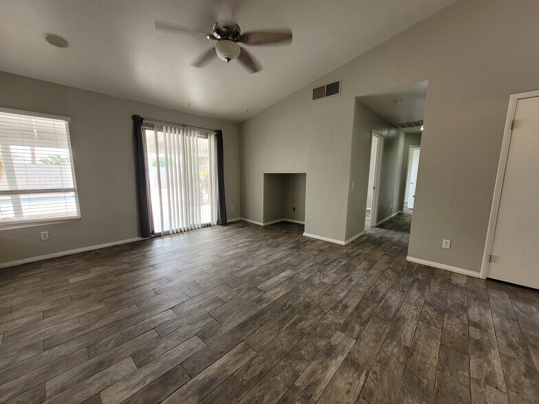 Building Photo - 5104 Crystal Breeze Ln
