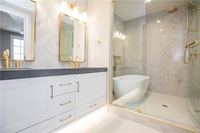 Building Photo - 4111 S Champions Dr