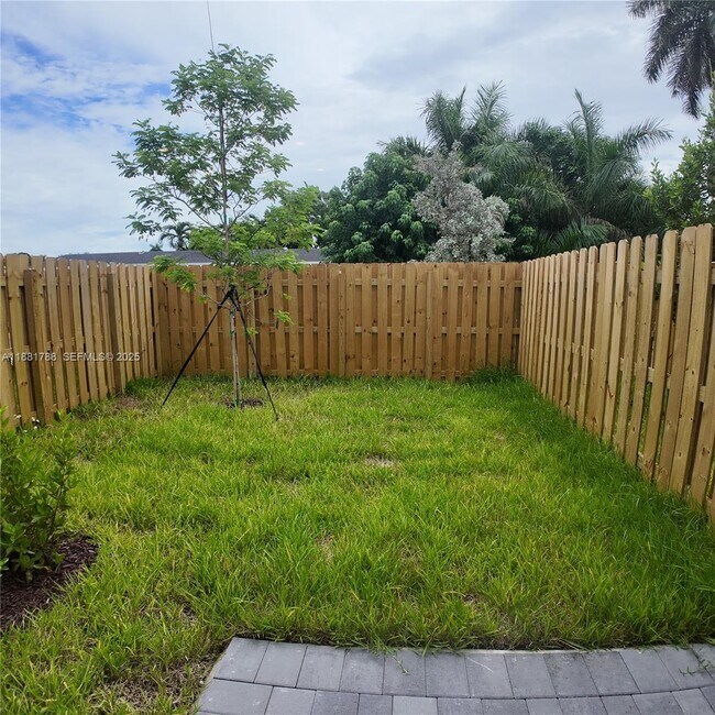 Building Photo - 35761 SW 178th Ct