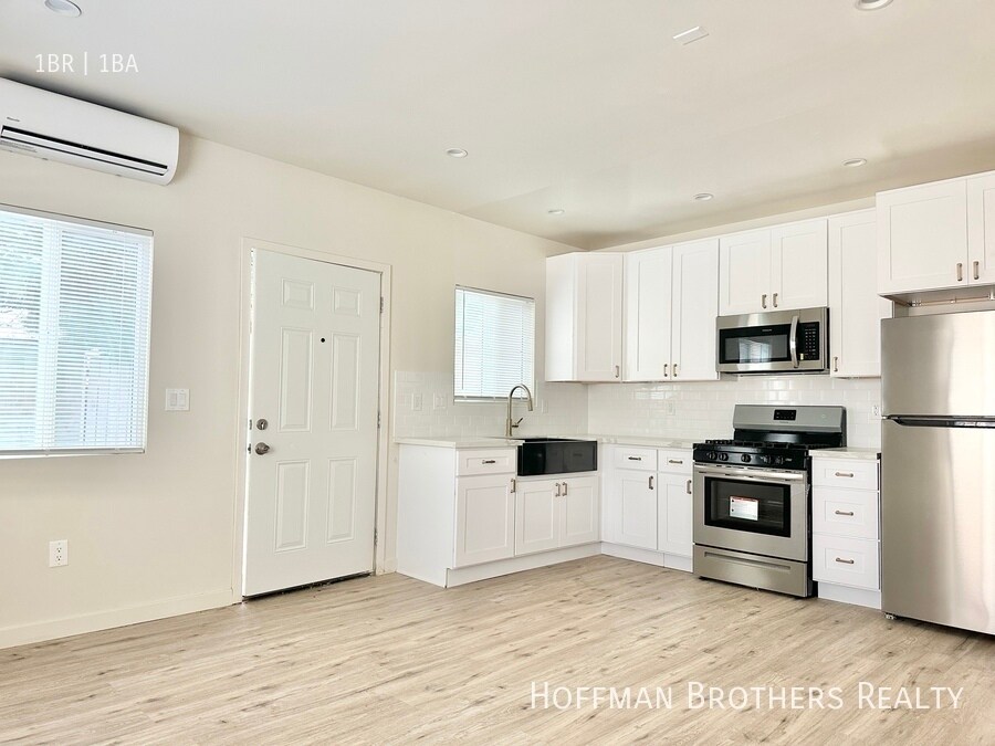 Building Photo - 626 E Arbor Vitae St