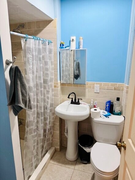 Building Photo - 215 S 7th St