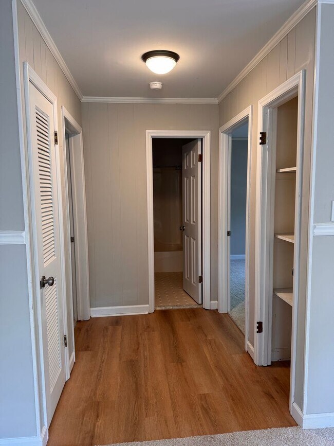 Building Photo - 752