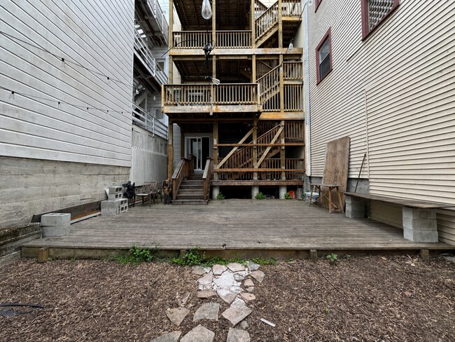 Building Photo - 2610-2612 Greenwich St