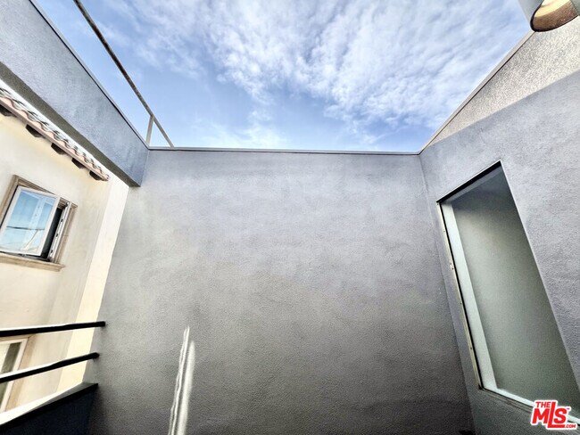 Building Photo - 1600 Camden Ave