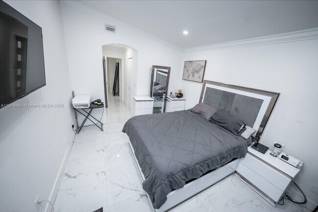 Building Photo - 17404 SW 142nd Pl