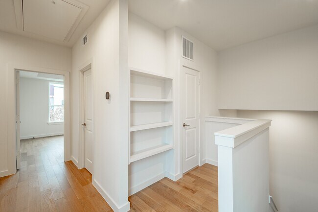 Building Photo - Perfect New Standalone 4 bed 4 bath Close to Greenville Ave & Henderson