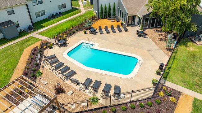 Beautiful Pool - Parc At 21st