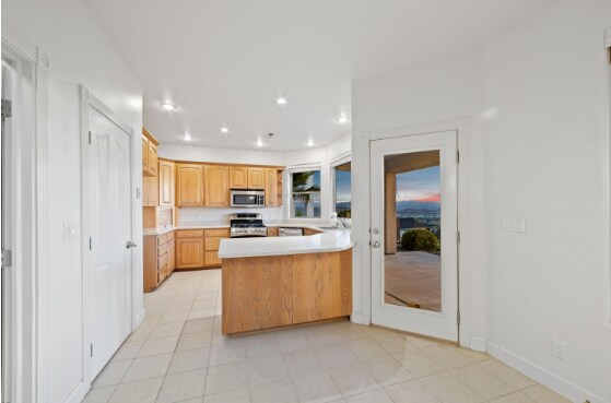 Building Photo - 7 N Eastridge Dr