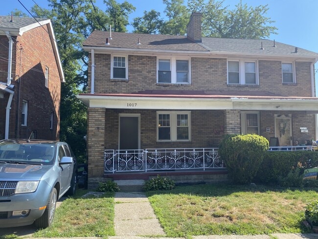Primary Photo - 1017 Mirror St
