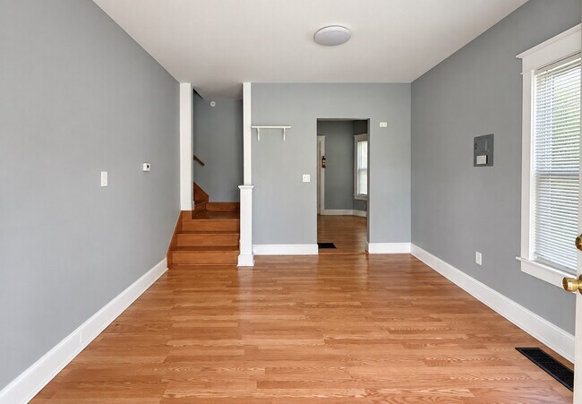 Building Photo - 337 Riverside Dr