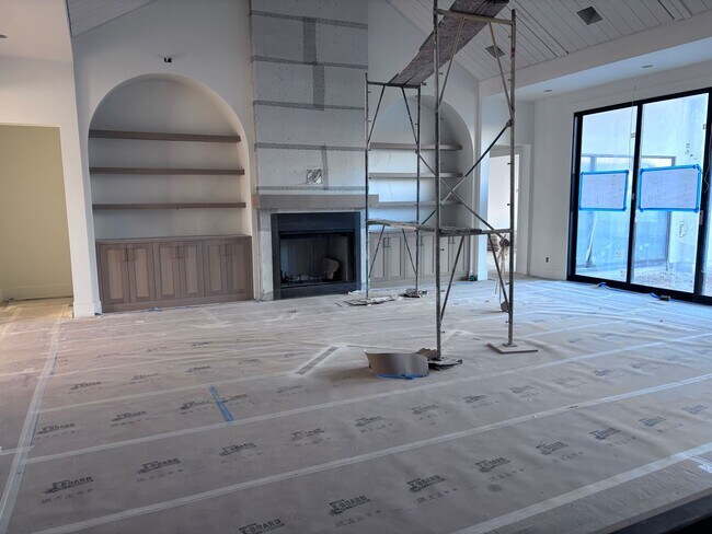 Building Photo - Huge Single Story with Pool and RV Garage