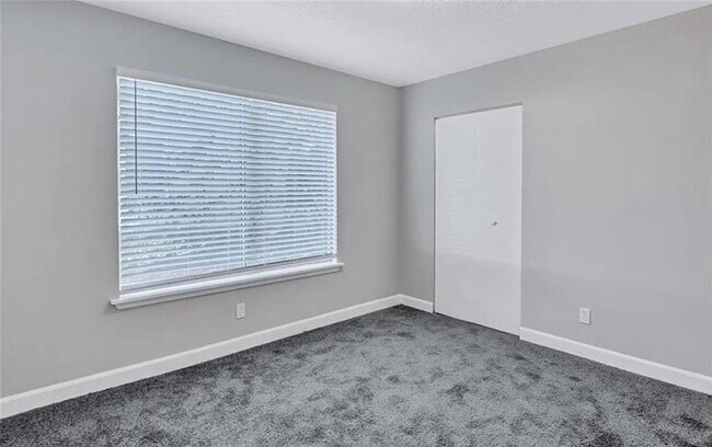 Building Photo - 3150 Cadiz Cir