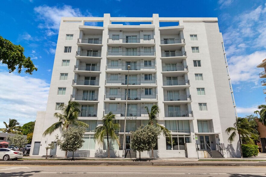 Building Photo - 1710 SW 27th Ave