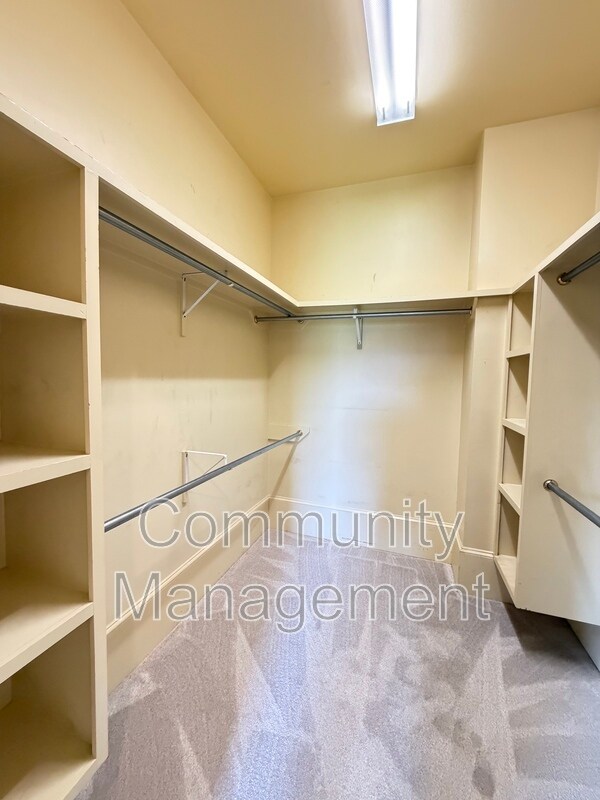 Building Photo - 1532 Berwick Bend