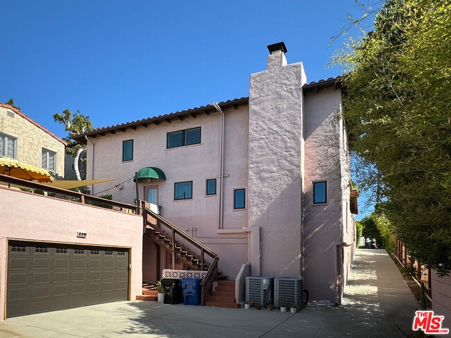 Building Photo - 3306 Waverly Dr