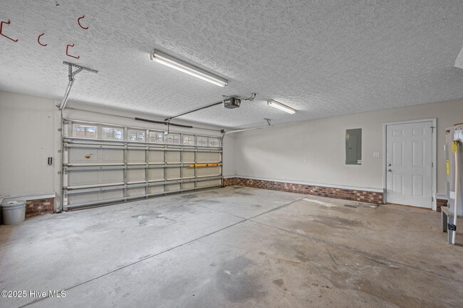 Building Photo - 205 Croatan Woods Dr