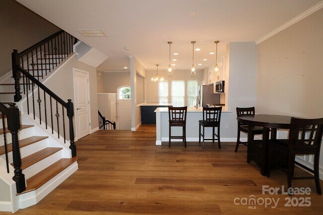 Building Photo - 564 6th Baxter Crossing