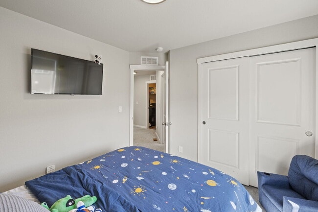 Building Photo - Beautiful 2 story home with 3 bedrooms in desirable Lorson Ranch Community.