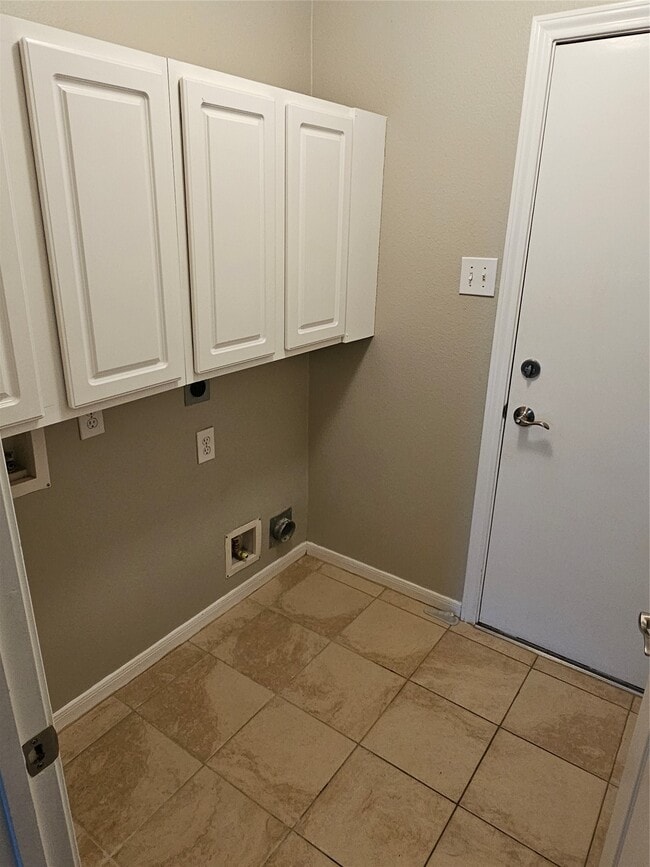 Building Photo - 9506 Rustic Gate Rd